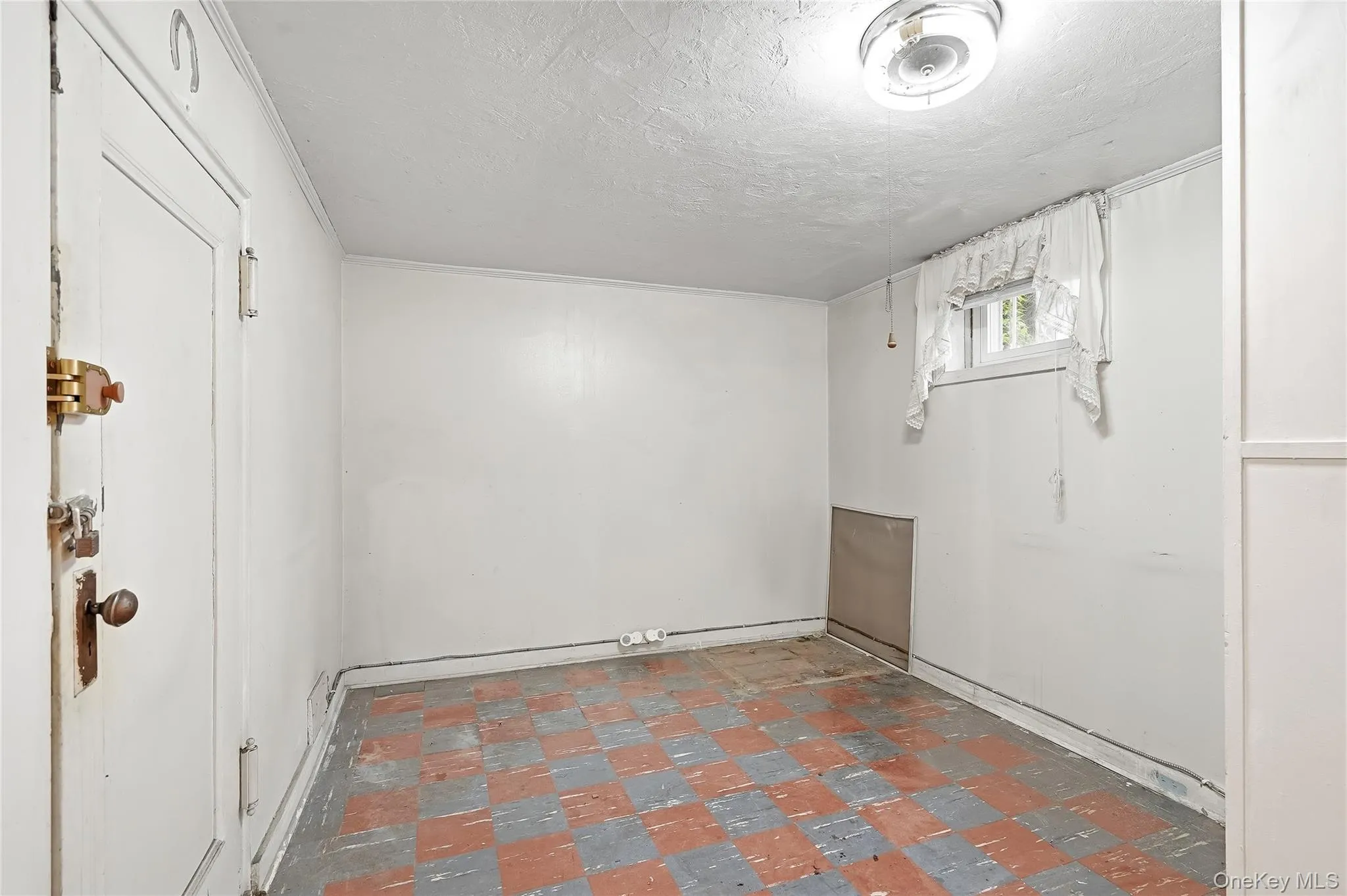 4118 Murdock Avenue, New York, NY, 2 Bedrooms Bedrooms, 6 Rooms Rooms,1 BathroomBathrooms,Residential,For Rent,Murdock,0,KEY1016641 4118 Murdock Avenue, New York, NY, 2 Bedrooms Bedrooms, 6 Rooms Rooms,1 BathroomBathrooms,Residential,For Rent,Murdock,0,KEY1016641