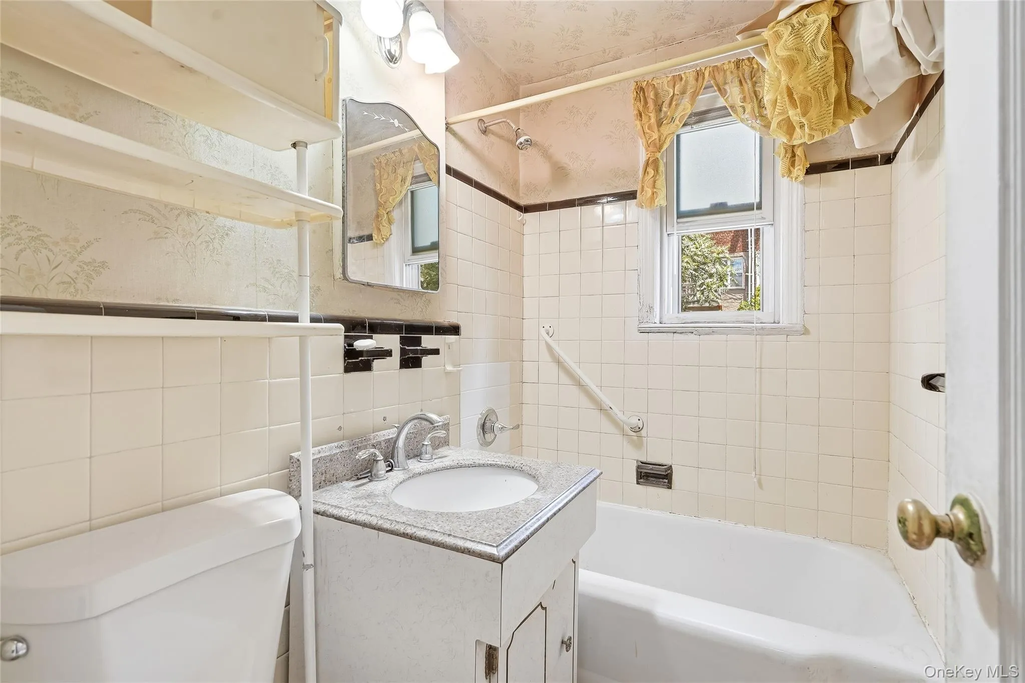 4118 Murdock Avenue, New York, NY, 2 Bedrooms Bedrooms, 6 Rooms Rooms,1 BathroomBathrooms,Residential,For Rent,Murdock,0,KEY1016641 4118 Murdock Avenue, New York, NY, 2 Bedrooms Bedrooms, 6 Rooms Rooms,1 BathroomBathrooms,Residential,For Rent,Murdock,0,KEY1016641