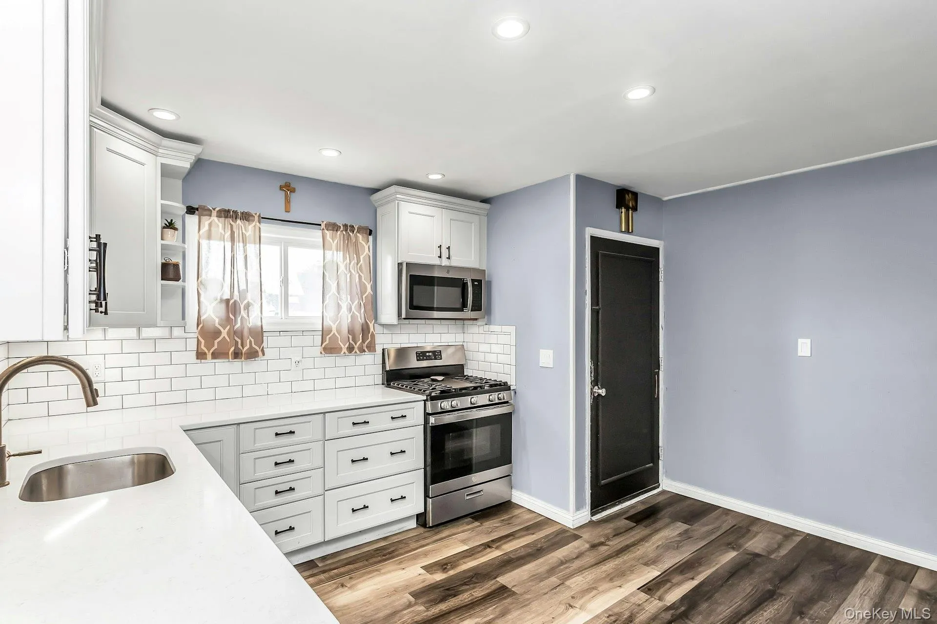 9 Deep Lane, Hempstead, NY, 4 Bedrooms Bedrooms, 8 Rooms Rooms,2 BathroomsBathrooms,Residential,For Rent,Deep,0,1016644 9 Deep Lane, Hempstead, NY, 4 Bedrooms Bedrooms, 8 Rooms Rooms,2 BathroomsBathrooms,Residential,For Rent,Deep,0,1016644