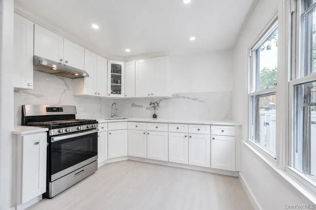 9419 96th Street, New York, NY, 3 Bedrooms Bedrooms, 8 Rooms Rooms,2 BathroomsBathrooms,Residential,For Rent,96th,0,1016646 9419 96th Street, New York, NY, 3 Bedrooms Bedrooms, 8 Rooms Rooms,2 BathroomsBathrooms,Residential,For Rent,96th,0,1016646