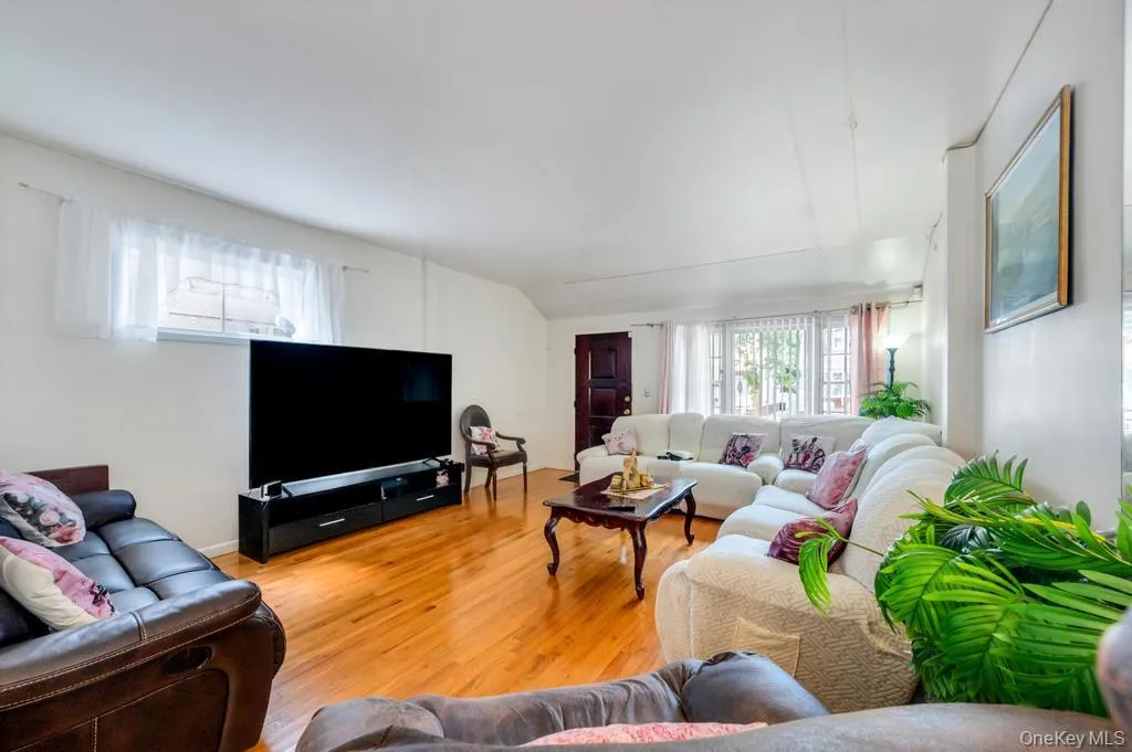 9419 96th Street, New York, NY, 3 Bedrooms Bedrooms, 8 Rooms Rooms,2 BathroomsBathrooms,Residential,For Rent,96th,0,1016646 9419 96th Street, New York, NY, 3 Bedrooms Bedrooms, 8 Rooms Rooms,2 BathroomsBathrooms,Residential,For Rent,96th,0,1016646