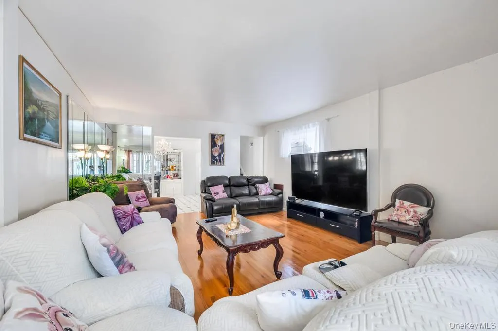 9419 96th Street, New York, NY, 3 Bedrooms Bedrooms, 8 Rooms Rooms,2 BathroomsBathrooms,Residential,For Rent,96th,0,1016646 9419 96th Street, New York, NY, 3 Bedrooms Bedrooms, 8 Rooms Rooms,2 BathroomsBathrooms,Residential,For Rent,96th,0,1016646