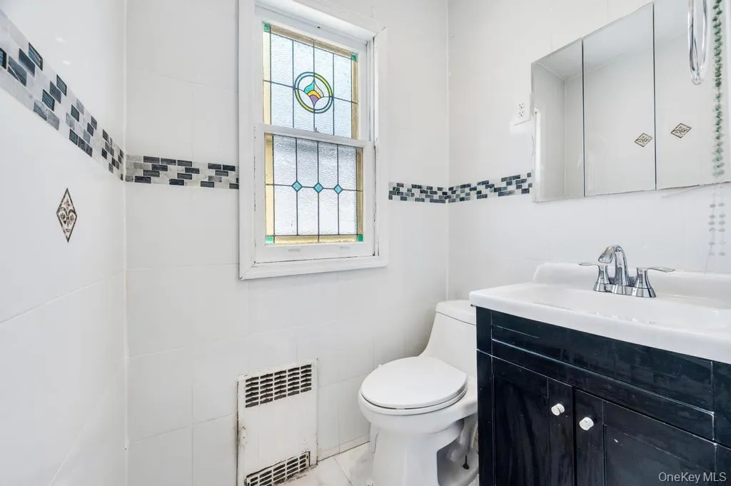 9419 96th Street, New York, NY, 3 Bedrooms Bedrooms, 8 Rooms Rooms,2 BathroomsBathrooms,Residential,For Rent,96th,0,1016646 9419 96th Street, New York, NY, 3 Bedrooms Bedrooms, 8 Rooms Rooms,2 BathroomsBathrooms,Residential,For Rent,96th,0,1016646