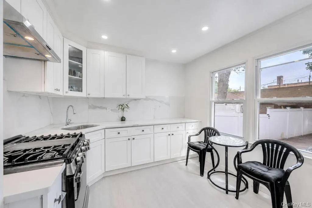 9419 96th Street, New York, NY, 3 Bedrooms Bedrooms, 8 Rooms Rooms,2 BathroomsBathrooms,Residential,For Rent,96th,0,1016646 9419 96th Street, New York, NY, 3 Bedrooms Bedrooms, 8 Rooms Rooms,2 BathroomsBathrooms,Residential,For Rent,96th,0,1016646