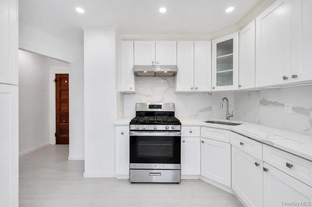 9419 96th Street, New York, NY, 3 Bedrooms Bedrooms, 8 Rooms Rooms,2 BathroomsBathrooms,Residential,For Rent,96th,0,1016646 9419 96th Street, New York, NY, 3 Bedrooms Bedrooms, 8 Rooms Rooms,2 BathroomsBathrooms,Residential,For Rent,96th,0,1016646