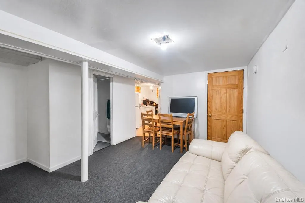 9419 96th Street, New York, NY, 3 Bedrooms Bedrooms, 8 Rooms Rooms,2 BathroomsBathrooms,Residential,For Rent,96th,0,1016646 9419 96th Street, New York, NY, 3 Bedrooms Bedrooms, 8 Rooms Rooms,2 BathroomsBathrooms,Residential,For Rent,96th,0,1016646
