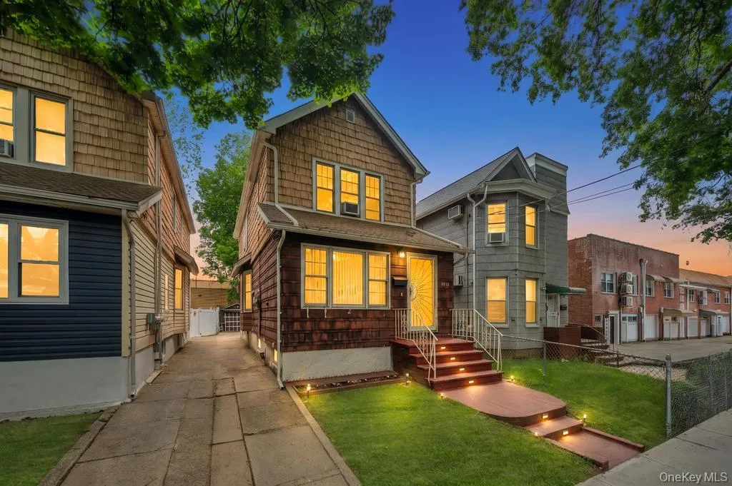 9419 96th Street, New York, NY, 3 Bedrooms Bedrooms, 8 Rooms Rooms,2 BathroomsBathrooms,Residential,For Rent,96th,0,1016646 9419 96th Street, New York, NY, 3 Bedrooms Bedrooms, 8 Rooms Rooms,2 BathroomsBathrooms,Residential,For Rent,96th,0,1016646
