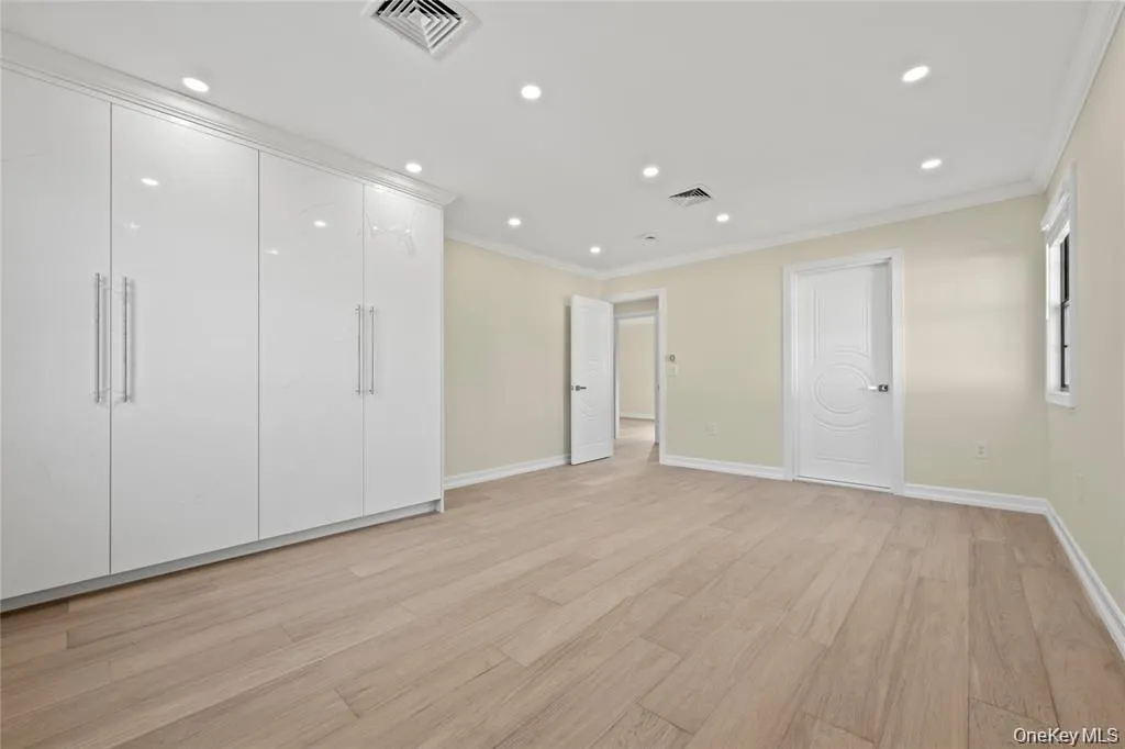 7662 174th Street, New York, NY, 5 Bedrooms Bedrooms, 10 Rooms Rooms,5 BathroomsBathrooms,Residential Lease,For Rent,174th,0,1016648 7662 174th Street, New York, NY, 5 Bedrooms Bedrooms, 10 Rooms Rooms,5 BathroomsBathrooms,Residential Lease,For Rent,174th,0,1016648