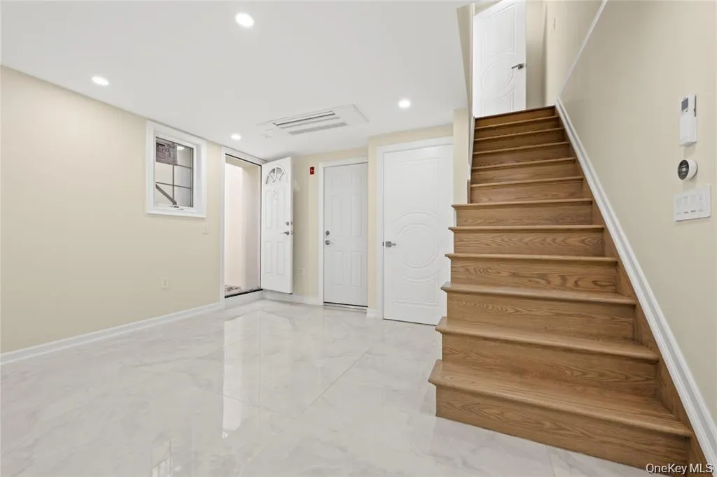 7662 174th Street, New York, NY, 5 Bedrooms Bedrooms, 10 Rooms Rooms,5 BathroomsBathrooms,Residential Lease,For Rent,174th,0,1016648 7662 174th Street, New York, NY, 5 Bedrooms Bedrooms, 10 Rooms Rooms,5 BathroomsBathrooms,Residential Lease,For Rent,174th,0,1016648