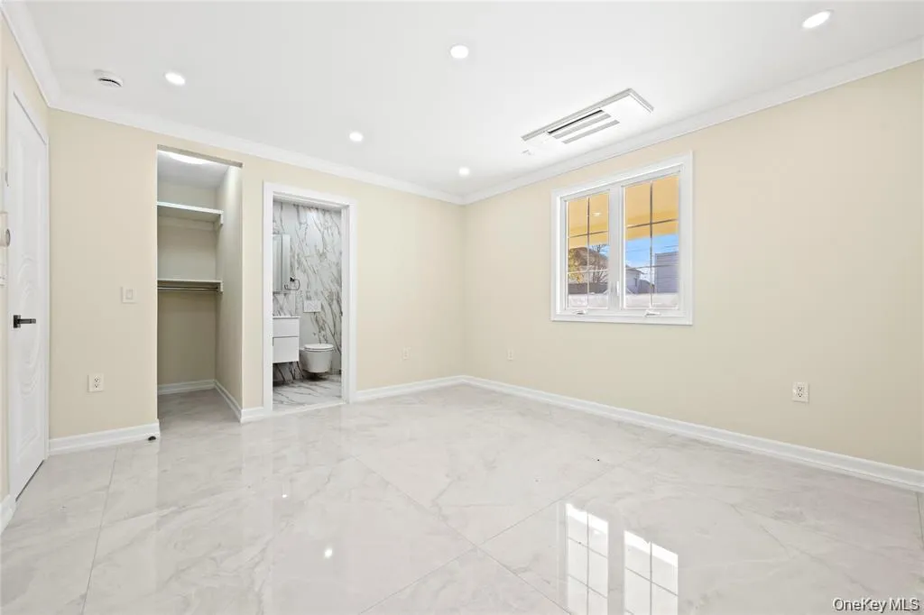 7662 174th Street, New York, NY, 5 Bedrooms Bedrooms, 10 Rooms Rooms,5 BathroomsBathrooms,Residential Lease,For Rent,174th,0,1016648 7662 174th Street, New York, NY, 5 Bedrooms Bedrooms, 10 Rooms Rooms,5 BathroomsBathrooms,Residential Lease,For Rent,174th,0,1016648