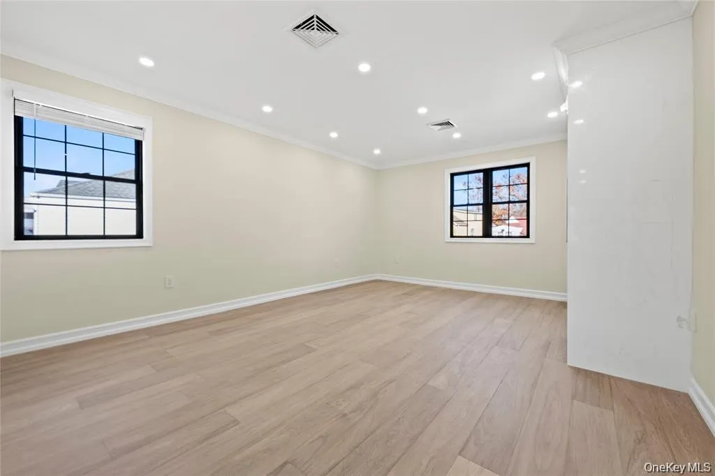 7662 174th Street, New York, NY, 5 Bedrooms Bedrooms, 10 Rooms Rooms,5 BathroomsBathrooms,Residential Lease,For Rent,174th,0,1016648 7662 174th Street, New York, NY, 5 Bedrooms Bedrooms, 10 Rooms Rooms,5 BathroomsBathrooms,Residential Lease,For Rent,174th,0,1016648