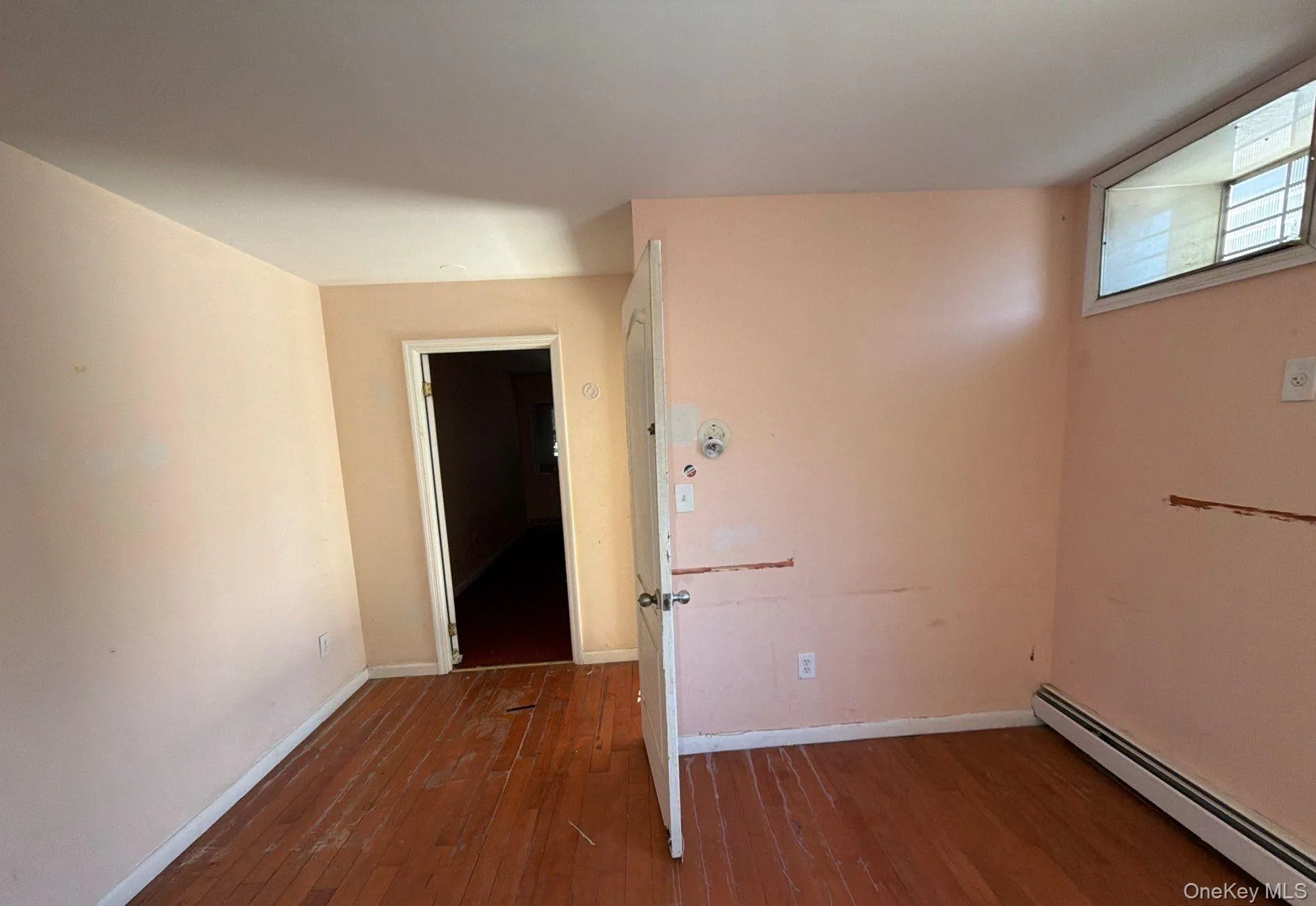 142-16 116th Avenue, New York, NY, 3 Bedrooms Bedrooms, 7 Rooms Rooms,1 BathroomBathrooms,Residential,For Rent,116th,0,KEY1016651 142-16 116th Avenue, New York, NY, 3 Bedrooms Bedrooms, 7 Rooms Rooms,1 BathroomBathrooms,Residential,For Rent,116th,0,KEY1016651