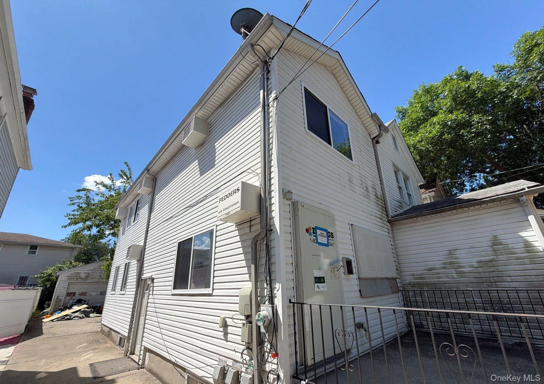 142-16 116th Avenue, New York, NY, 3 Bedrooms Bedrooms, 7 Rooms Rooms,1 BathroomBathrooms,Residential,For Rent,116th,0,KEY1016651 142-16 116th Avenue, New York, NY, 3 Bedrooms Bedrooms, 7 Rooms Rooms,1 BathroomBathrooms,Residential,For Rent,116th,0,KEY1016651