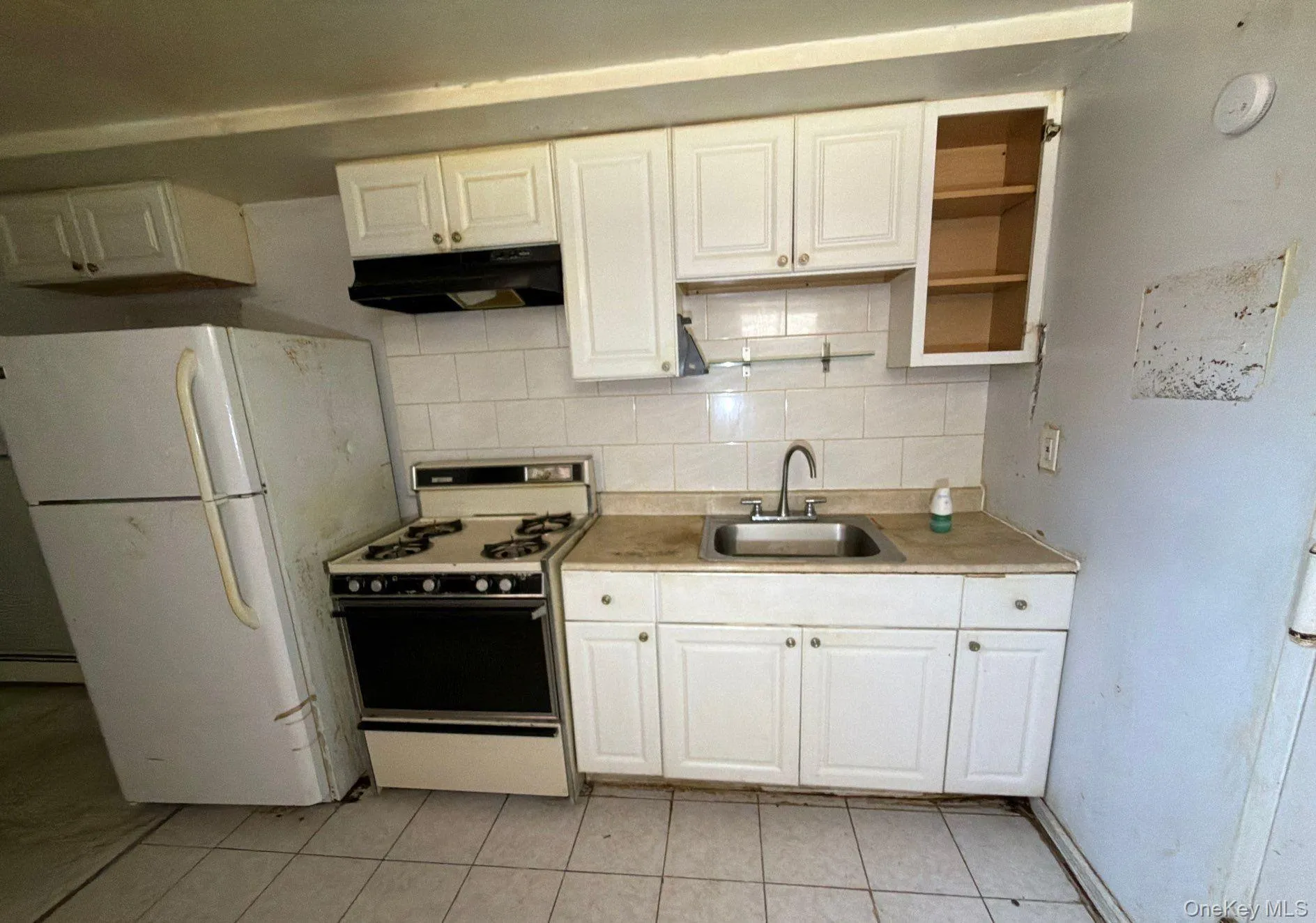 142-16 116th Avenue, New York, NY, 3 Bedrooms Bedrooms, 7 Rooms Rooms,1 BathroomBathrooms,Residential,For Rent,116th,0,KEY1016651 142-16 116th Avenue, New York, NY, 3 Bedrooms Bedrooms, 7 Rooms Rooms,1 BathroomBathrooms,Residential,For Rent,116th,0,KEY1016651