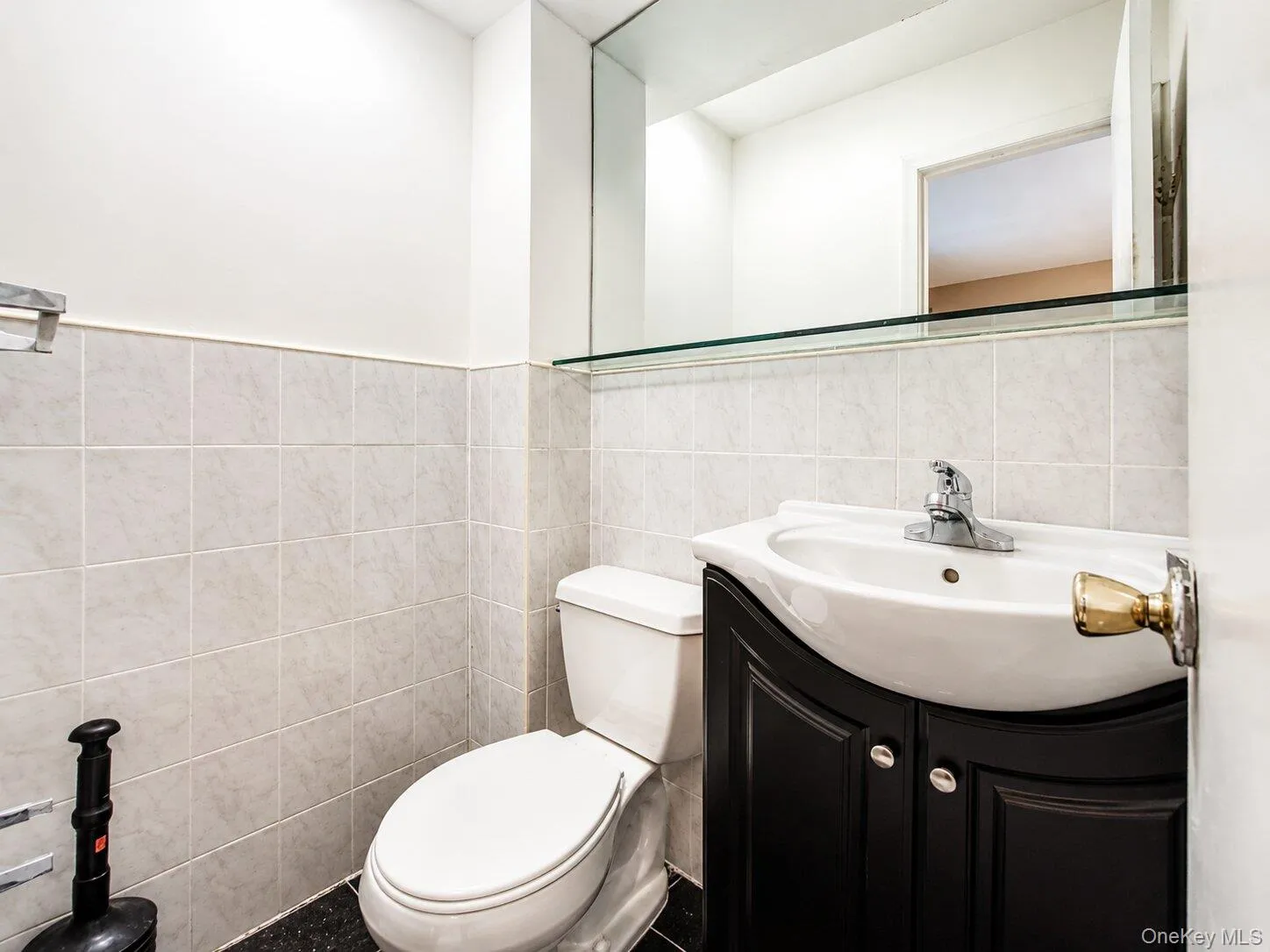 81-64 102nd Avenue, New York, NY, 3 Bedrooms Bedrooms, 6 Rooms Rooms,1 BathroomBathrooms,Residential Lease,For Rent,102nd,0,1016657 81-64 102nd Avenue, New York, NY, 3 Bedrooms Bedrooms, 6 Rooms Rooms,1 BathroomBathrooms,Residential Lease,For Rent,102nd,0,1016657
