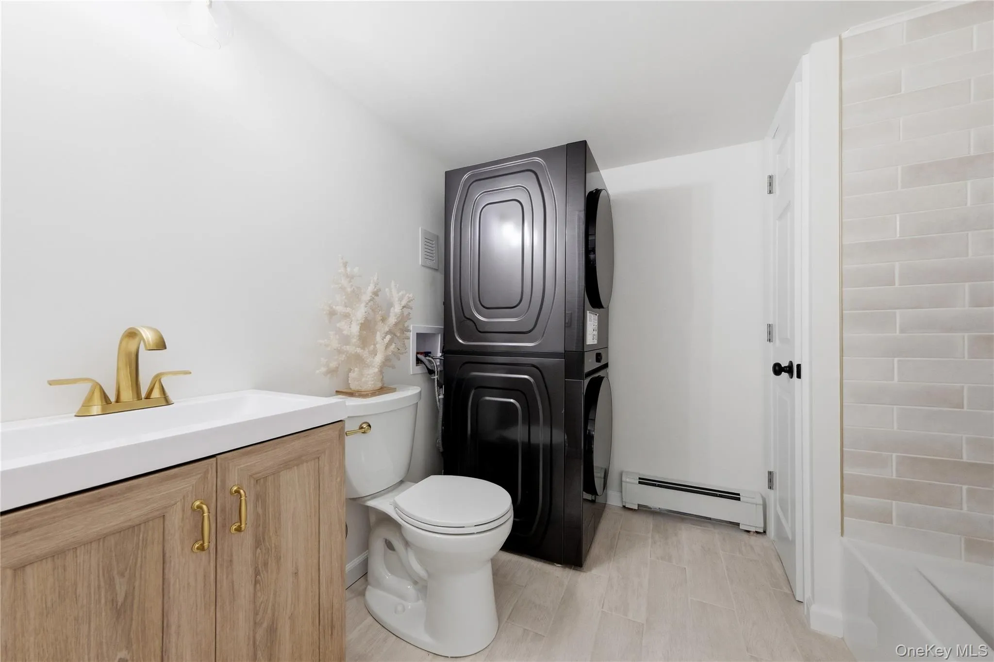 902 Old Medford Avenue, Brookhaven, NY, 2 Bedrooms Bedrooms, 6 Rooms Rooms,1 BathroomBathrooms,Residential,For Rent,Old Medford,0,1016658 902 Old Medford Avenue, Brookhaven, NY, 2 Bedrooms Bedrooms, 6 Rooms Rooms,1 BathroomBathrooms,Residential,For Rent,Old Medford,0,1016658