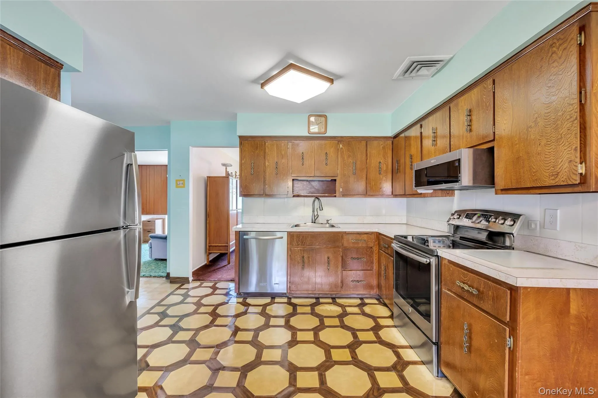 5 Half Hollow Road, Brookhaven, NY, 3 Bedrooms Bedrooms, 7 Rooms Rooms,2 BathroomsBathrooms,Residential,For Rent,Half Hollow Road,0,1016662 5 Half Hollow Road, Brookhaven, NY, 3 Bedrooms Bedrooms, 7 Rooms Rooms,2 BathroomsBathrooms,Residential,For Rent,Half Hollow Road,0,1016662