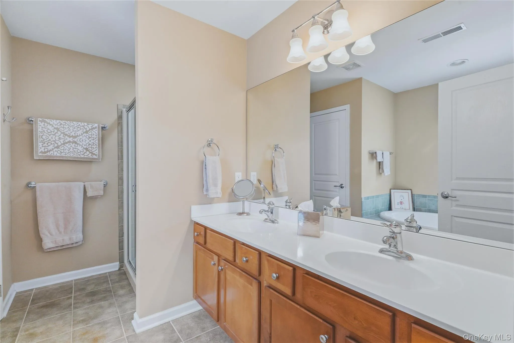 Double sinks and shower Double sinks and shower