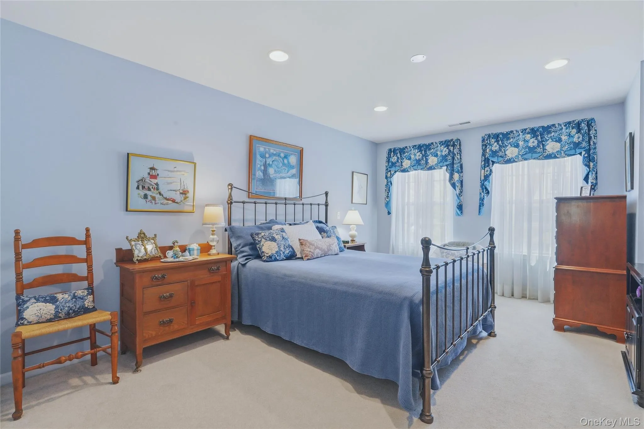Spacious primary bedroom Spacious primary bedroom