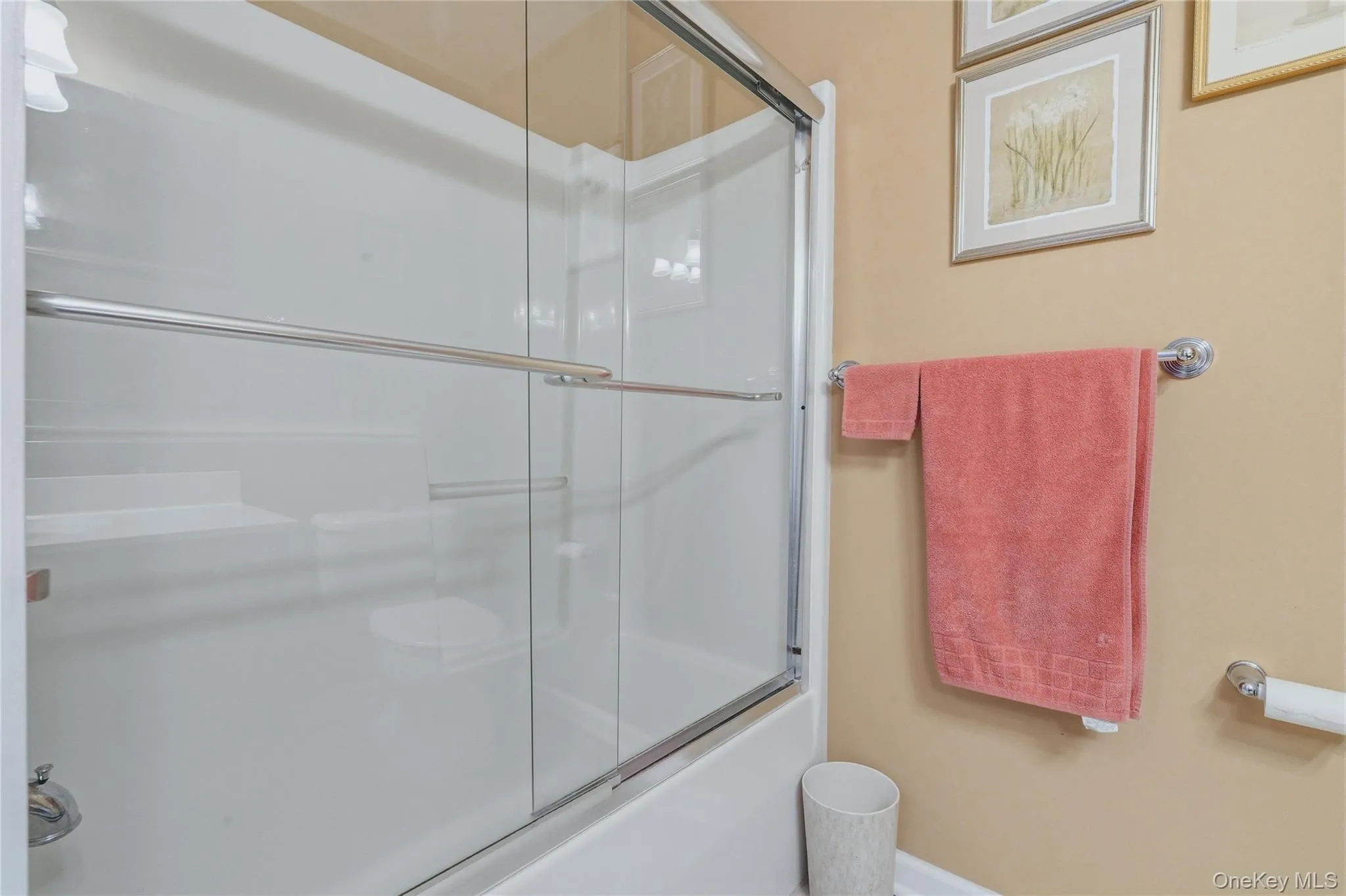 Hallway bathroom with shower/tub Hallway bathroom with shower/tub