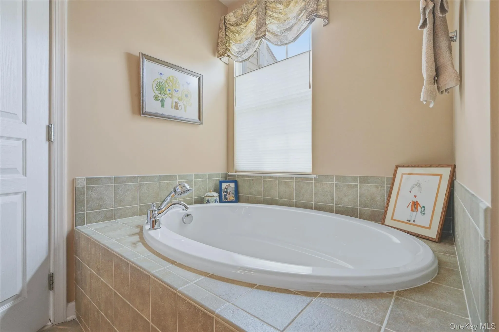 Soaking tub Soaking tub