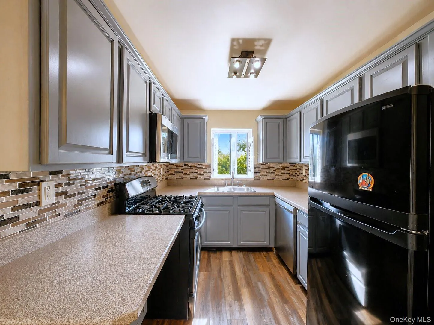 93-03 91 Avenue, New York, NY, 3 Bedrooms Bedrooms, 7 Rooms Rooms,2 BathroomsBathrooms,Residential Lease,For Rent,91,0,KEY1016684 93-03 91 Avenue, New York, NY, 3 Bedrooms Bedrooms, 7 Rooms Rooms,2 BathroomsBathrooms,Residential Lease,For Rent,91,0,KEY1016684