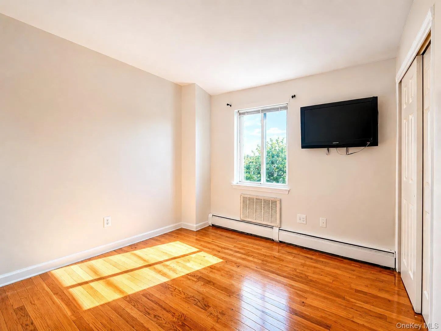 93-03 91 Avenue, New York, NY, 3 Bedrooms Bedrooms, 7 Rooms Rooms,2 BathroomsBathrooms,Residential Lease,For Rent,91,0,KEY1016684 93-03 91 Avenue, New York, NY, 3 Bedrooms Bedrooms, 7 Rooms Rooms,2 BathroomsBathrooms,Residential Lease,For Rent,91,0,KEY1016684