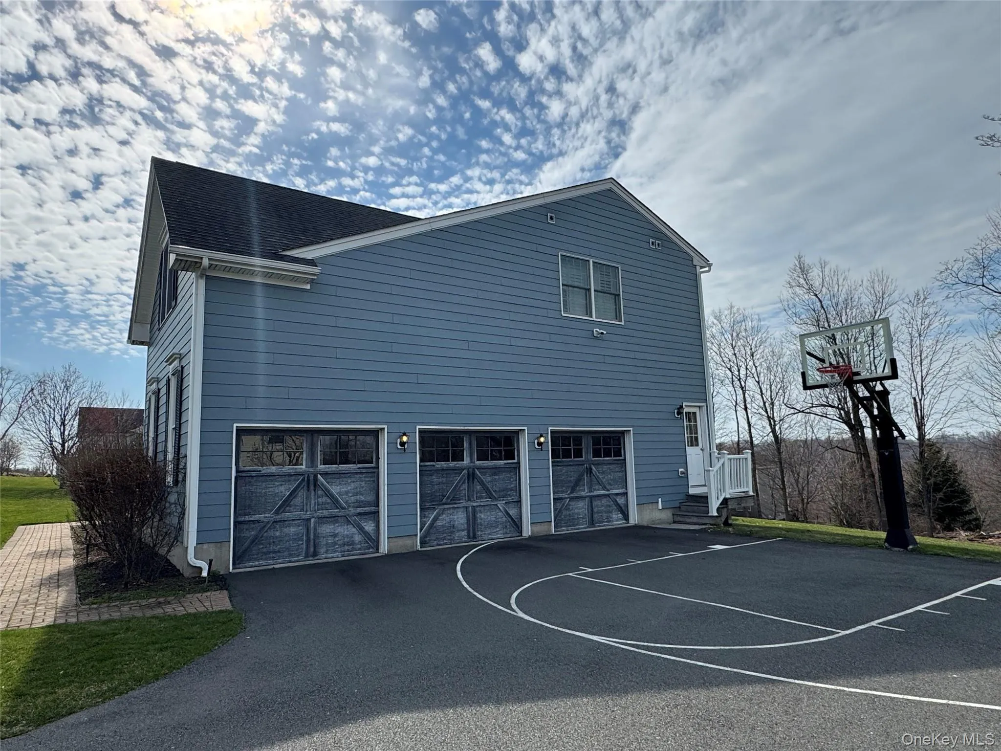 3-Car Garage 3-Car Garage