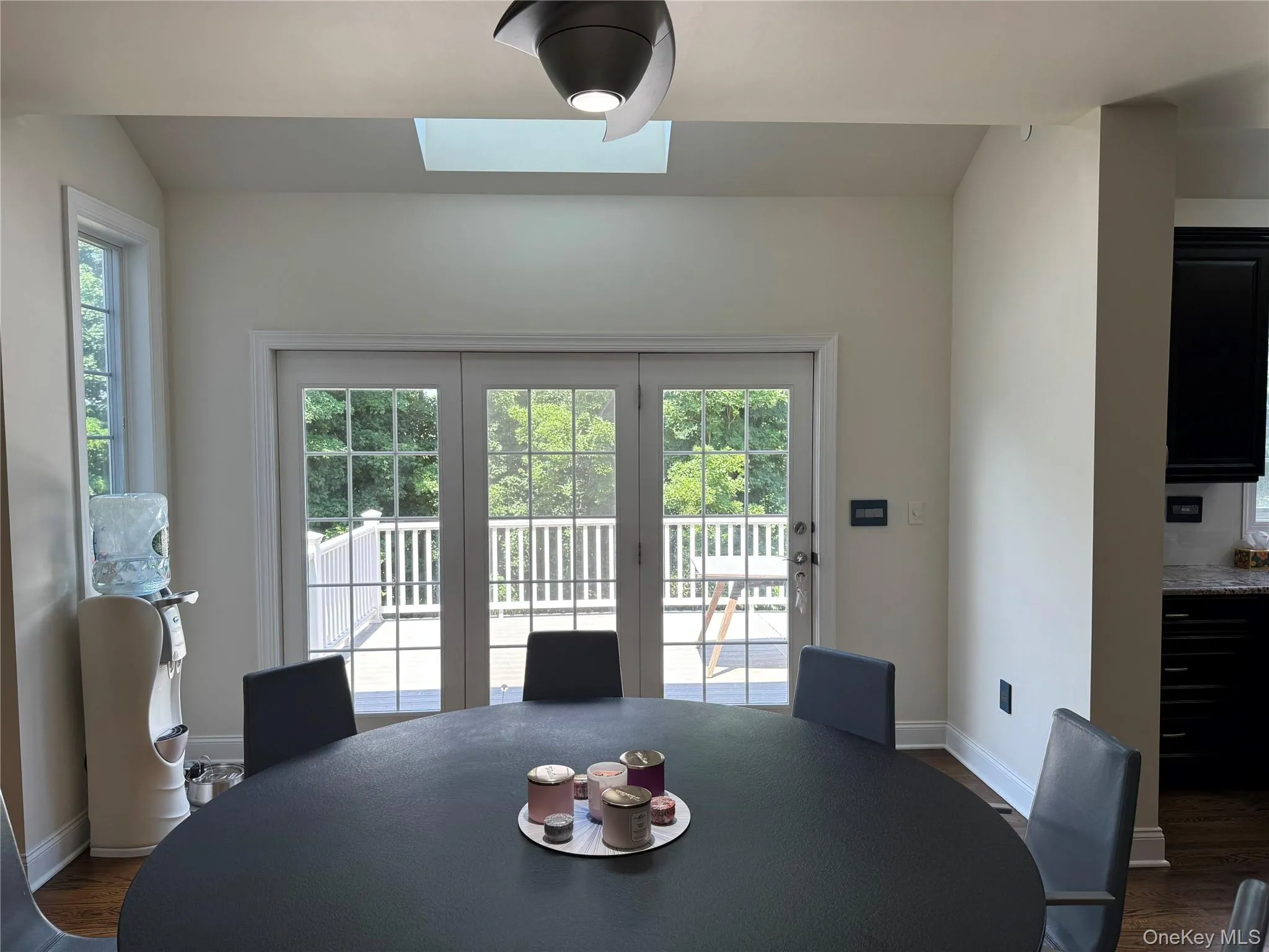 Eating Area Eating Area