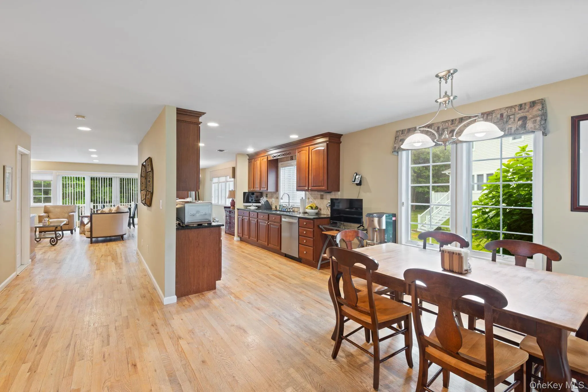 Breakfast Room & Kitchen Breakfast Room & Kitchen