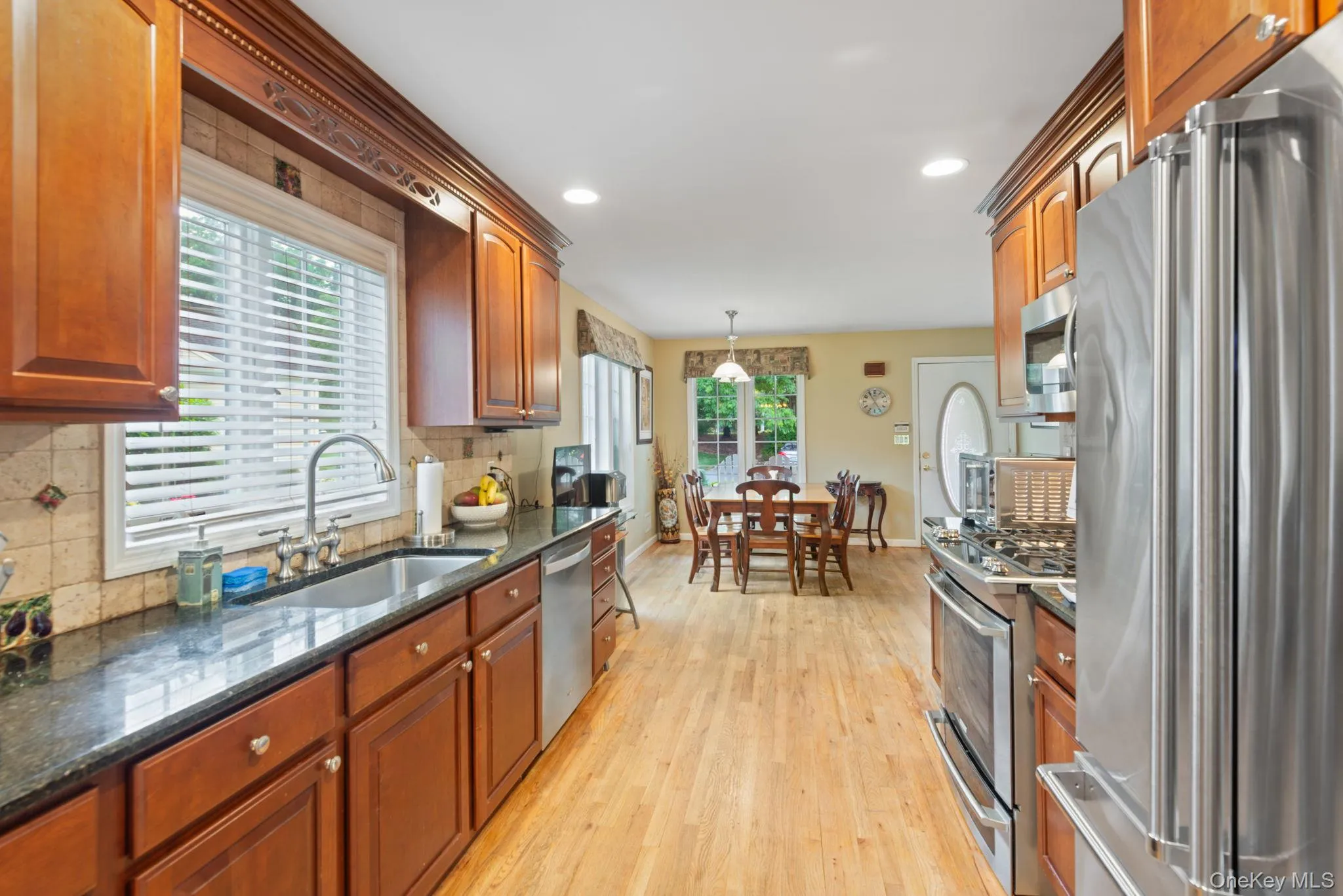 Granite Counters and Solid Wood Cabinetry Granite Counters and Solid Wood Cabinetry