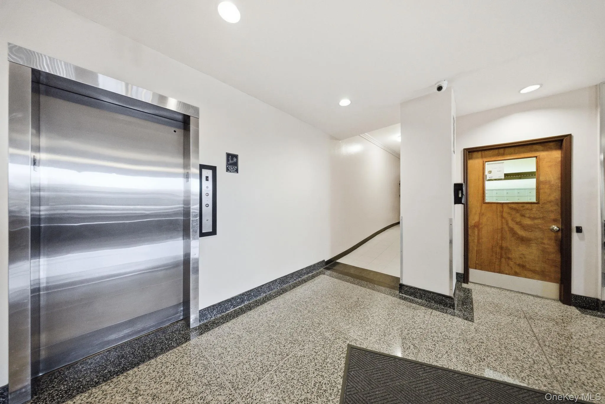 250 N Broadway, Yonkers, NY, 1 Bedroom Bedrooms, 3 Rooms Rooms,1 BathroomBathrooms,Residential,For Rent,N Broadway,0,1016689 250 N Broadway, Yonkers, NY, 1 Bedroom Bedrooms, 3 Rooms Rooms,1 BathroomBathrooms,Residential,For Rent,N Broadway,0,1016689