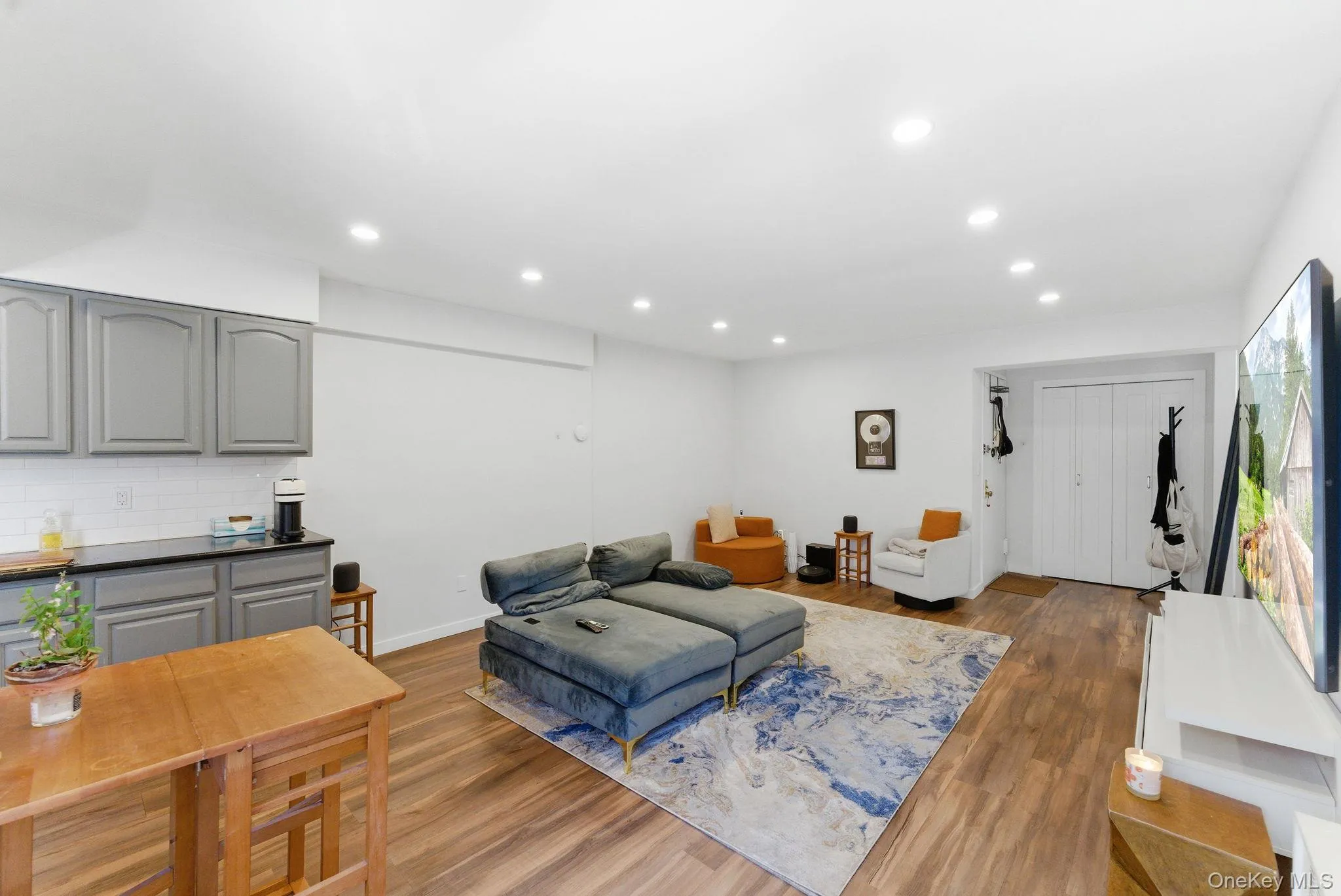 250 N Broadway, Yonkers, NY, 1 Bedroom Bedrooms, 3 Rooms Rooms,1 BathroomBathrooms,Residential,For Rent,N Broadway,0,1016689 250 N Broadway, Yonkers, NY, 1 Bedroom Bedrooms, 3 Rooms Rooms,1 BathroomBathrooms,Residential,For Rent,N Broadway,0,1016689