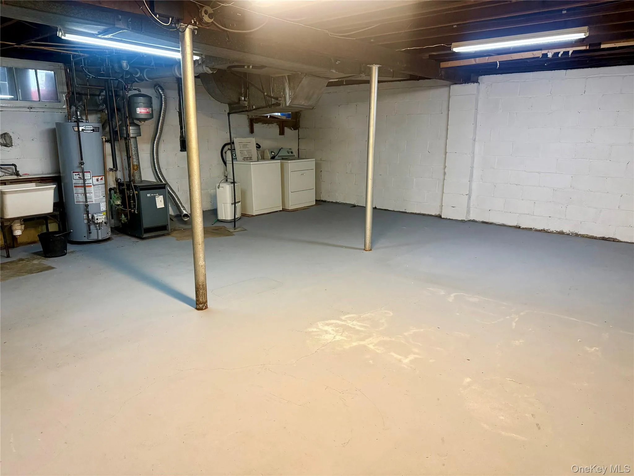 1777 Stone Avenue, Hempstead, NY, 1 Bedroom Bedrooms, 3 Rooms Rooms,1 BathroomBathrooms,Residential Lease,For Rent,Stone,0,1016690 1777 Stone Avenue, Hempstead, NY, 1 Bedroom Bedrooms, 3 Rooms Rooms,1 BathroomBathrooms,Residential Lease,For Rent,Stone,0,1016690