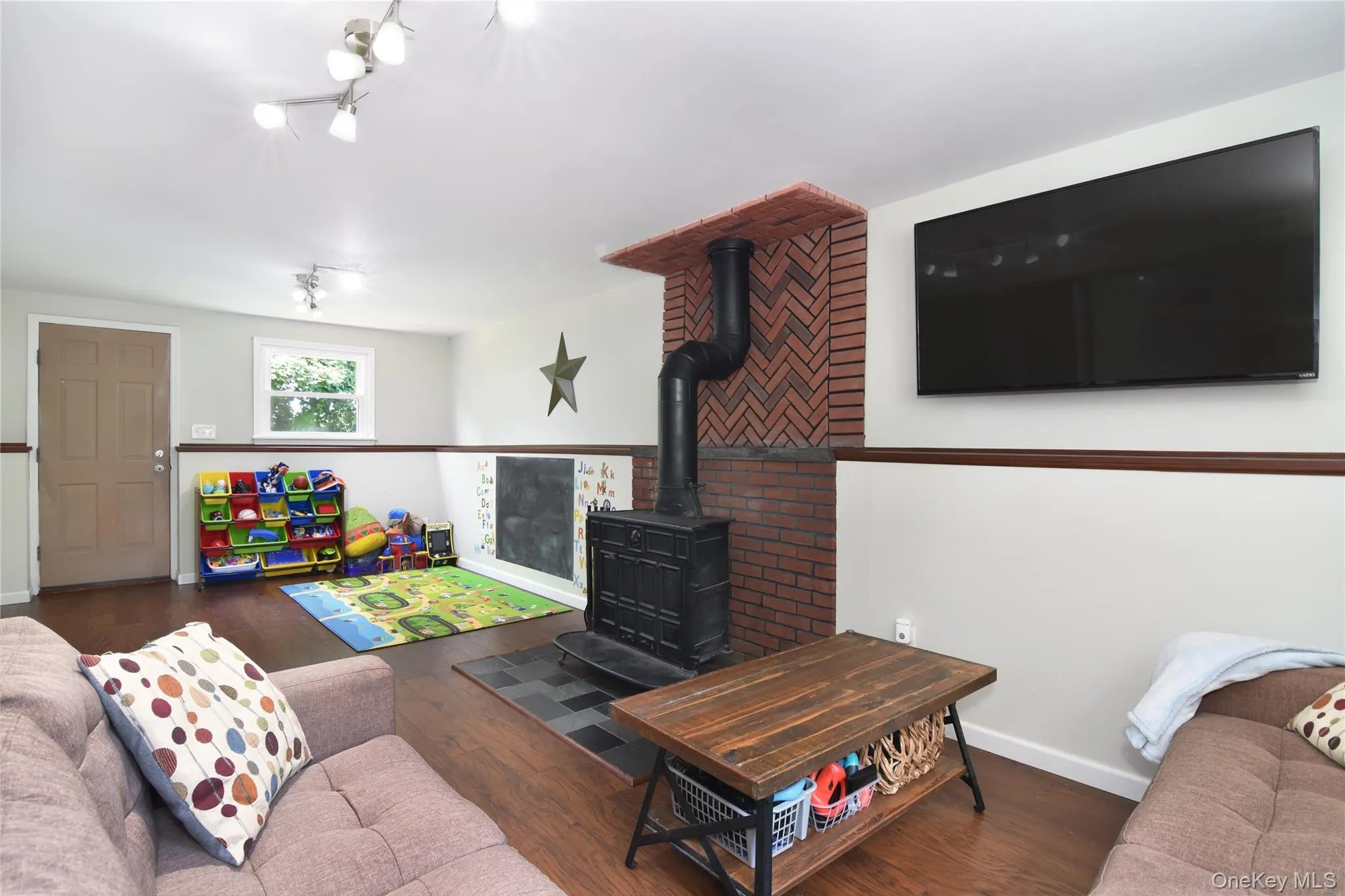 119 Candlewood Drive, Yonkers, NY, 3 Bedrooms Bedrooms, 8 Rooms Rooms,2 BathroomsBathrooms,Residential,For Rent,Candlewood,0,KEY1016693 119 Candlewood Drive, Yonkers, NY, 3 Bedrooms Bedrooms, 8 Rooms Rooms,2 BathroomsBathrooms,Residential,For Rent,Candlewood,0,KEY1016693