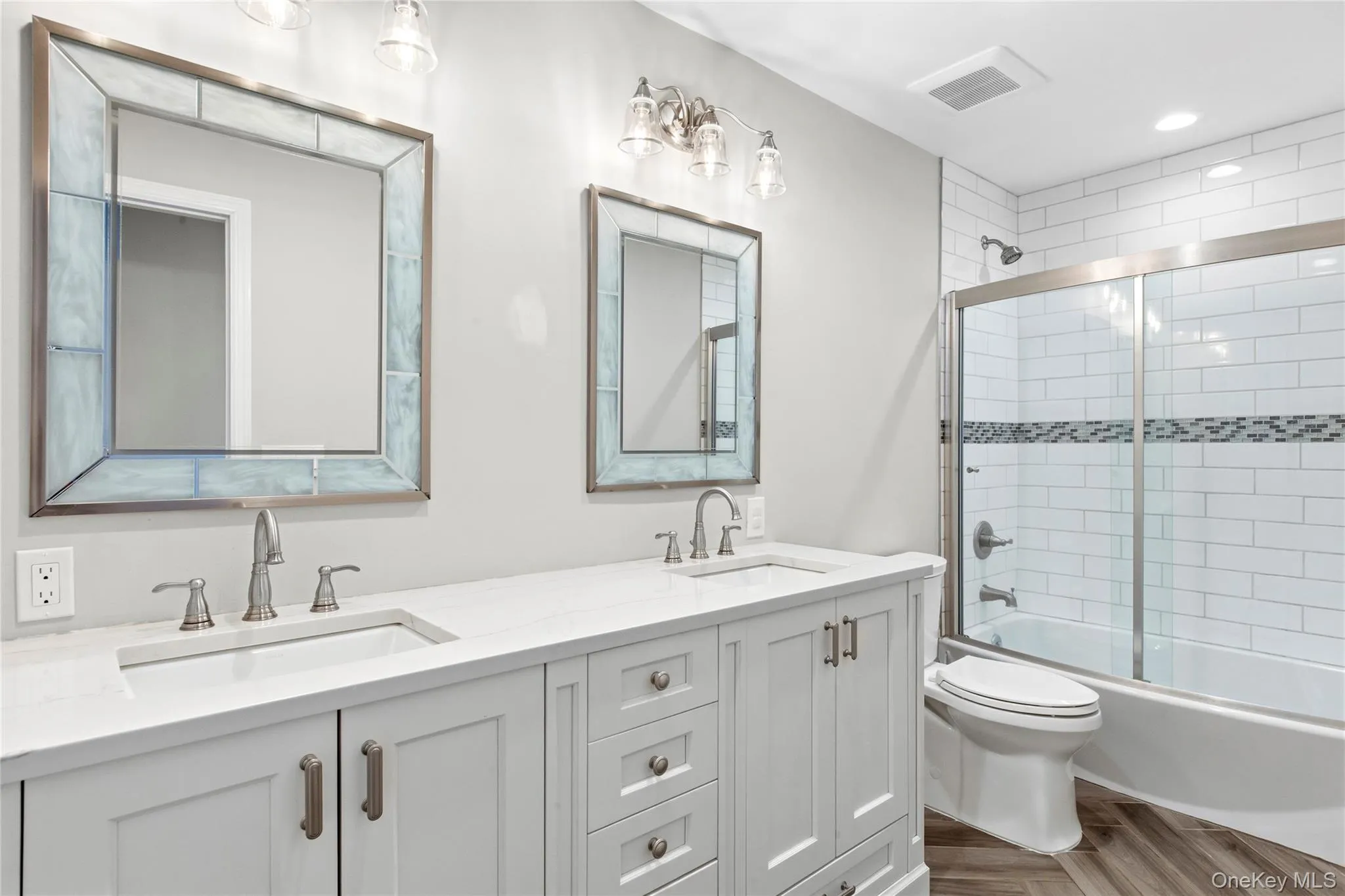 25 Ashley Circle, Brookhaven, NY, 4 Bedrooms Bedrooms, 15 Rooms Rooms,3 BathroomsBathrooms,Residential,For Rent,Ashley,0,KEY1016694 25 Ashley Circle, Brookhaven, NY, 4 Bedrooms Bedrooms, 15 Rooms Rooms,3 BathroomsBathrooms,Residential,For Rent,Ashley,0,KEY1016694