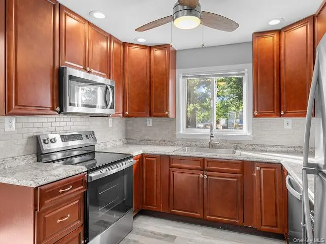 16 Brushwood Drive, Brookhaven, NY, 4 Bedrooms Bedrooms, 7 Rooms Rooms,1 BathroomBathrooms,Residential,For Rent,Brushwood,0,1016696 16 Brushwood Drive, Brookhaven, NY, 4 Bedrooms Bedrooms, 7 Rooms Rooms,1 BathroomBathrooms,Residential,For Rent,Brushwood,0,1016696