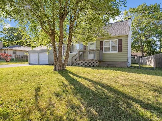 16 Brushwood Drive, Brookhaven, NY, 4 Bedrooms Bedrooms, 7 Rooms Rooms,1 BathroomBathrooms,Residential,For Rent,Brushwood,0,1016696 16 Brushwood Drive, Brookhaven, NY, 4 Bedrooms Bedrooms, 7 Rooms Rooms,1 BathroomBathrooms,Residential,For Rent,Brushwood,0,1016696