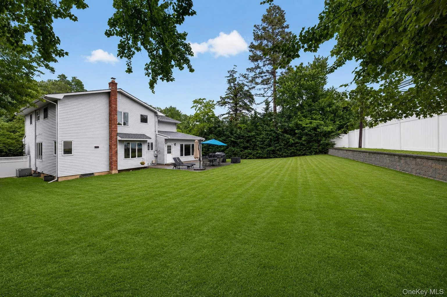 40 Pittoni Drive, Smithtown, NY, 5 Bedrooms Bedrooms, 9 Rooms Rooms,2 BathroomsBathrooms,Residential,For Rent,Pittoni,0,KEY1016699 40 Pittoni Drive, Smithtown, NY, 5 Bedrooms Bedrooms, 9 Rooms Rooms,2 BathroomsBathrooms,Residential,For Rent,Pittoni,0,KEY1016699