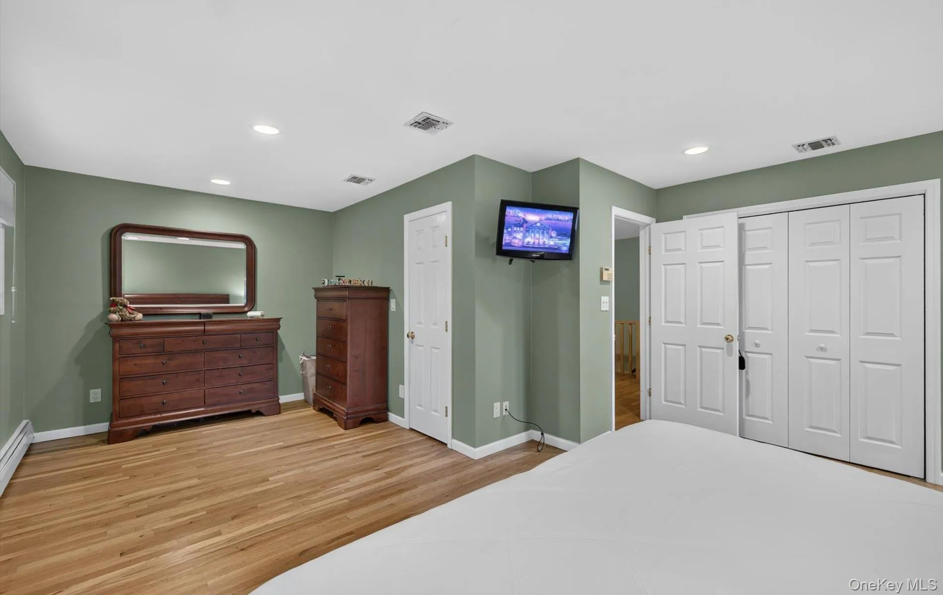 40 Pittoni Drive, Smithtown, NY, 5 Bedrooms Bedrooms, 9 Rooms Rooms,2 BathroomsBathrooms,Residential,For Rent,Pittoni,0,KEY1016699 40 Pittoni Drive, Smithtown, NY, 5 Bedrooms Bedrooms, 9 Rooms Rooms,2 BathroomsBathrooms,Residential,For Rent,Pittoni,0,KEY1016699