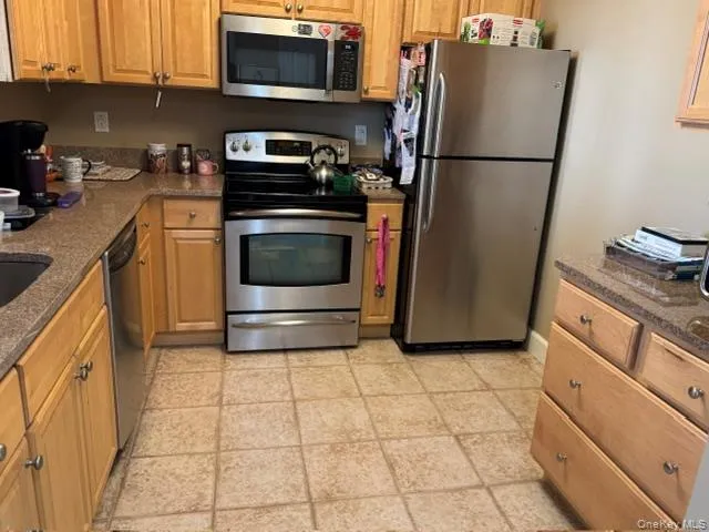 50 Merrick Avenue, Hempstead, NY, 2 Bedrooms Bedrooms, 4 Rooms Rooms,2 BathroomsBathrooms,Residential,For Rent,Merrick,0,1016700 50 Merrick Avenue, Hempstead, NY, 2 Bedrooms Bedrooms, 4 Rooms Rooms,2 BathroomsBathrooms,Residential,For Rent,Merrick,0,1016700