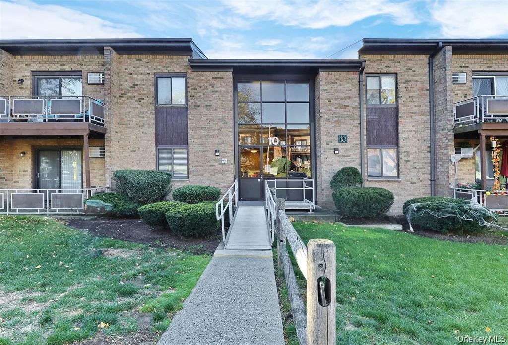 10 Brevoort Drive, Haverstraw, NY, 2 Bedrooms Bedrooms, 5 Rooms Rooms,2 BathroomsBathrooms,Residential Lease,For Rent,Brevoort,0,1016702 10 Brevoort Drive, Haverstraw, NY, 2 Bedrooms Bedrooms, 5 Rooms Rooms,2 BathroomsBathrooms,Residential Lease,For Rent,Brevoort,0,1016702