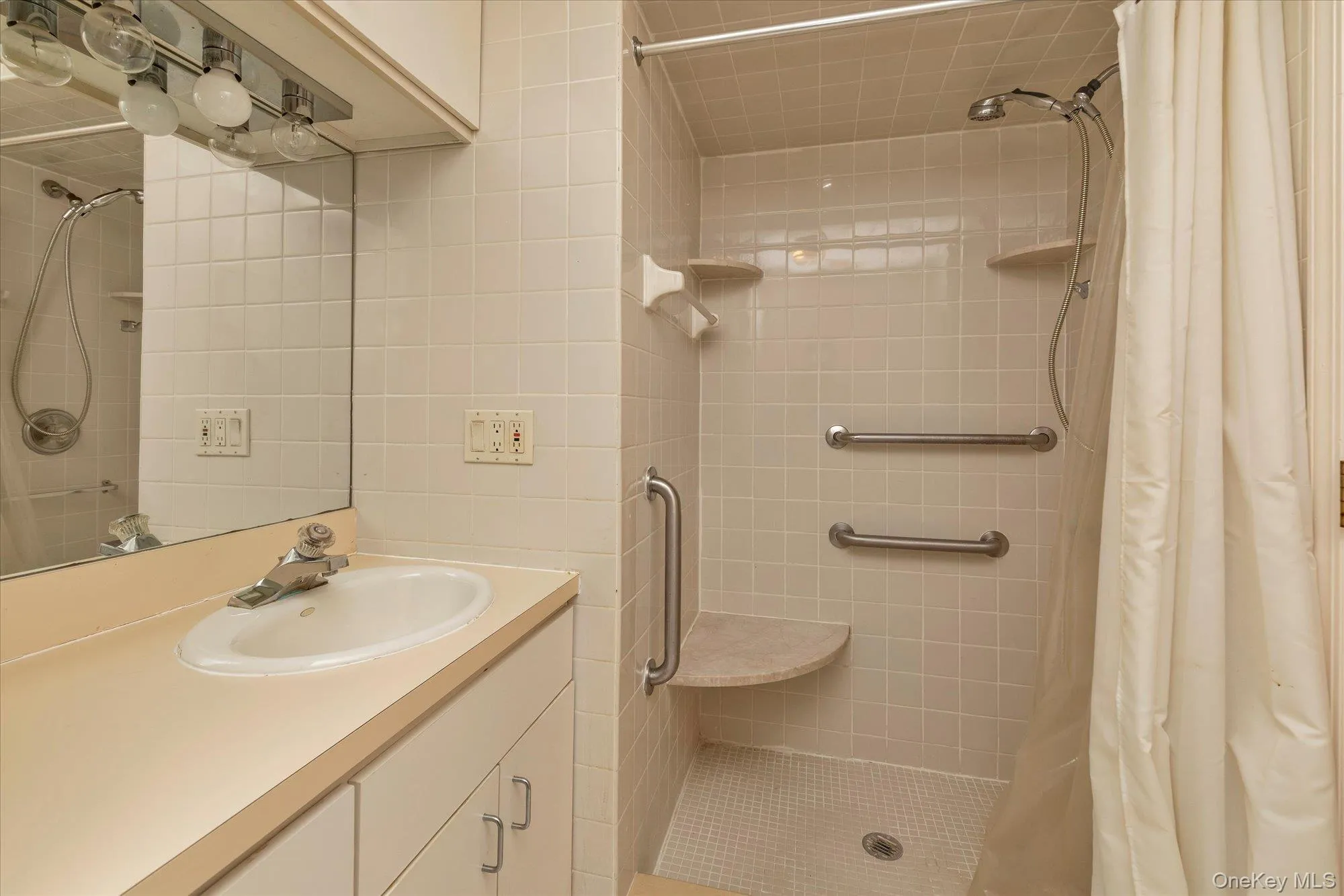 373 Argyle Road, Hempstead, NY, 5 Bedrooms Bedrooms, 11 Rooms Rooms,3 BathroomsBathrooms,Residential,For Rent,Argyle,0,1016703 373 Argyle Road, Hempstead, NY, 5 Bedrooms Bedrooms, 11 Rooms Rooms,3 BathroomsBathrooms,Residential,For Rent,Argyle,0,1016703
