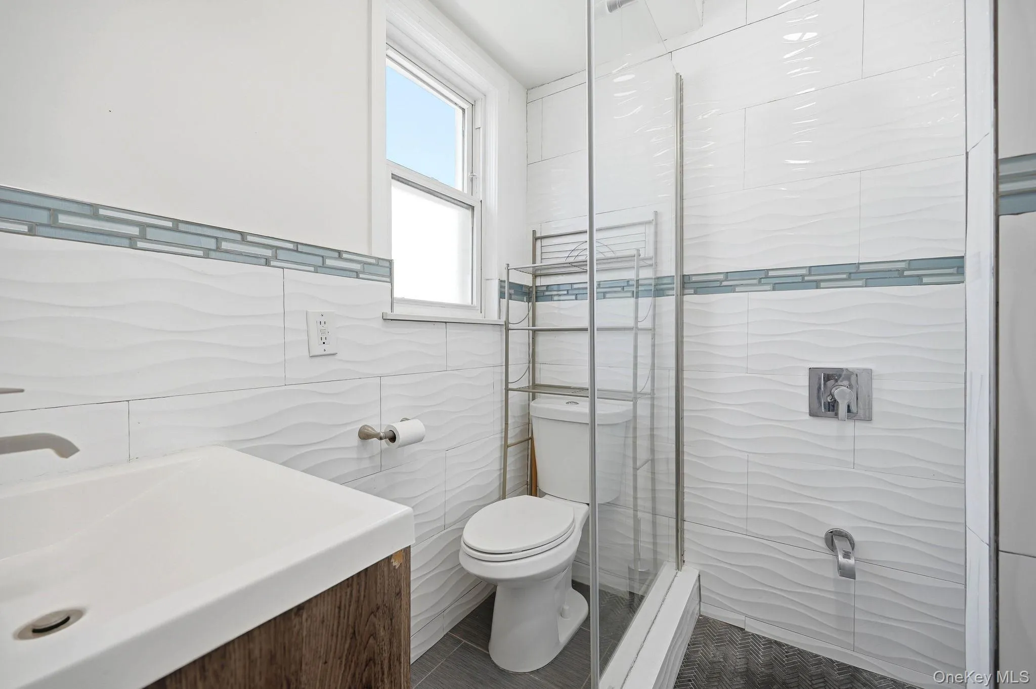 4000 Pratt Avenue, New York, NY, 3 Bedrooms Bedrooms, 6 Rooms Rooms,3 BathroomsBathrooms,Residential,For Rent,Pratt,0,1016705 4000 Pratt Avenue, New York, NY, 3 Bedrooms Bedrooms, 6 Rooms Rooms,3 BathroomsBathrooms,Residential,For Rent,Pratt,0,1016705