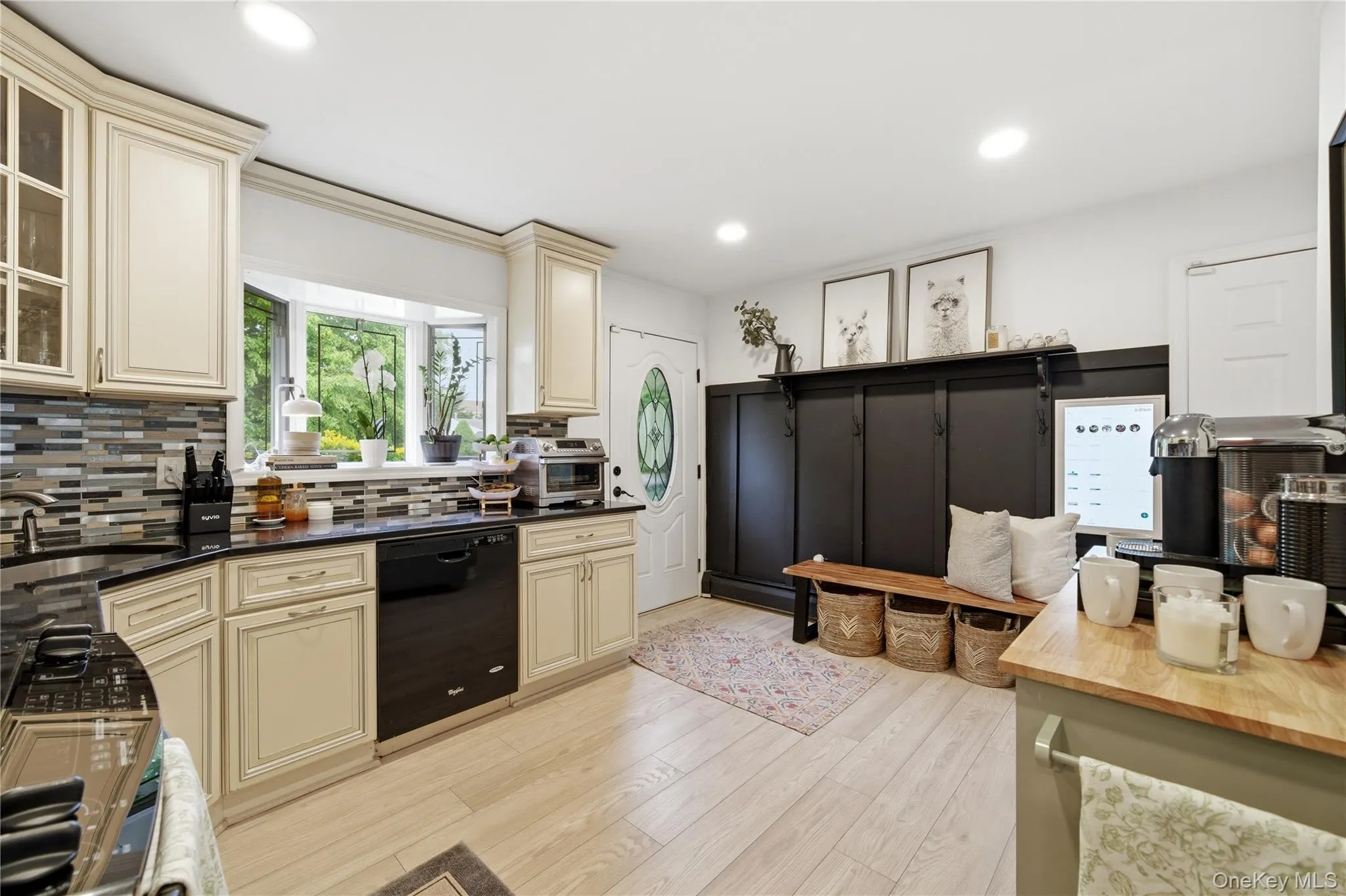 10 Wildflower Lane, Hempstead, NY, 5 Bedrooms Bedrooms, 9 Rooms Rooms,2 BathroomsBathrooms,Residential,For Rent,Wildflower,0,1016707 10 Wildflower Lane, Hempstead, NY, 5 Bedrooms Bedrooms, 9 Rooms Rooms,2 BathroomsBathrooms,Residential,For Rent,Wildflower,0,1016707