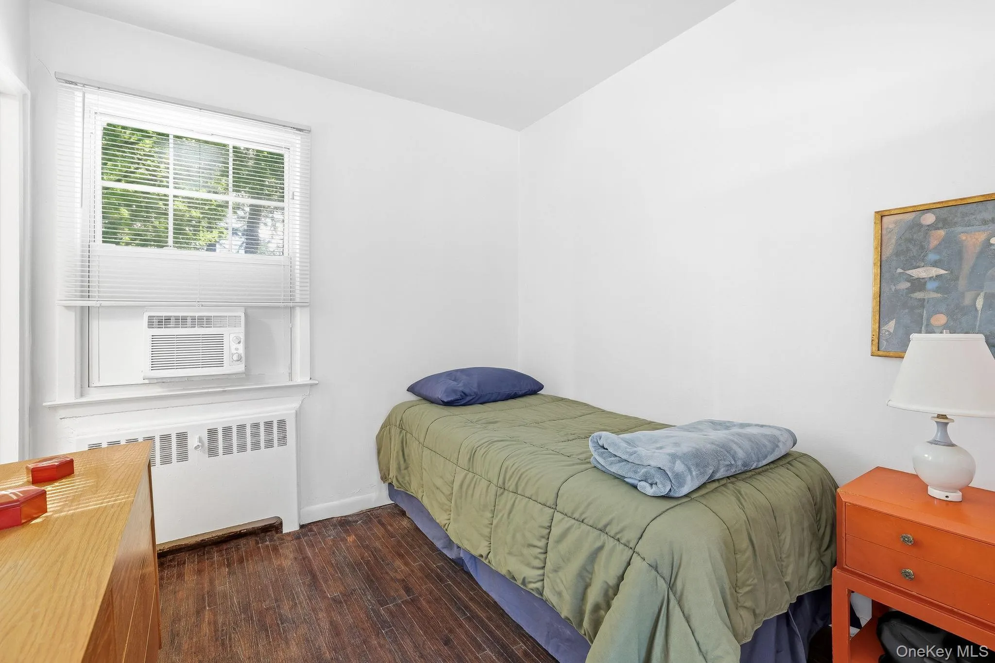 And this sleeping alcove has a window with air conditioner, that will cool the entire apartment And this sleeping alcove has a window with air conditioner, that will cool the entire apartment