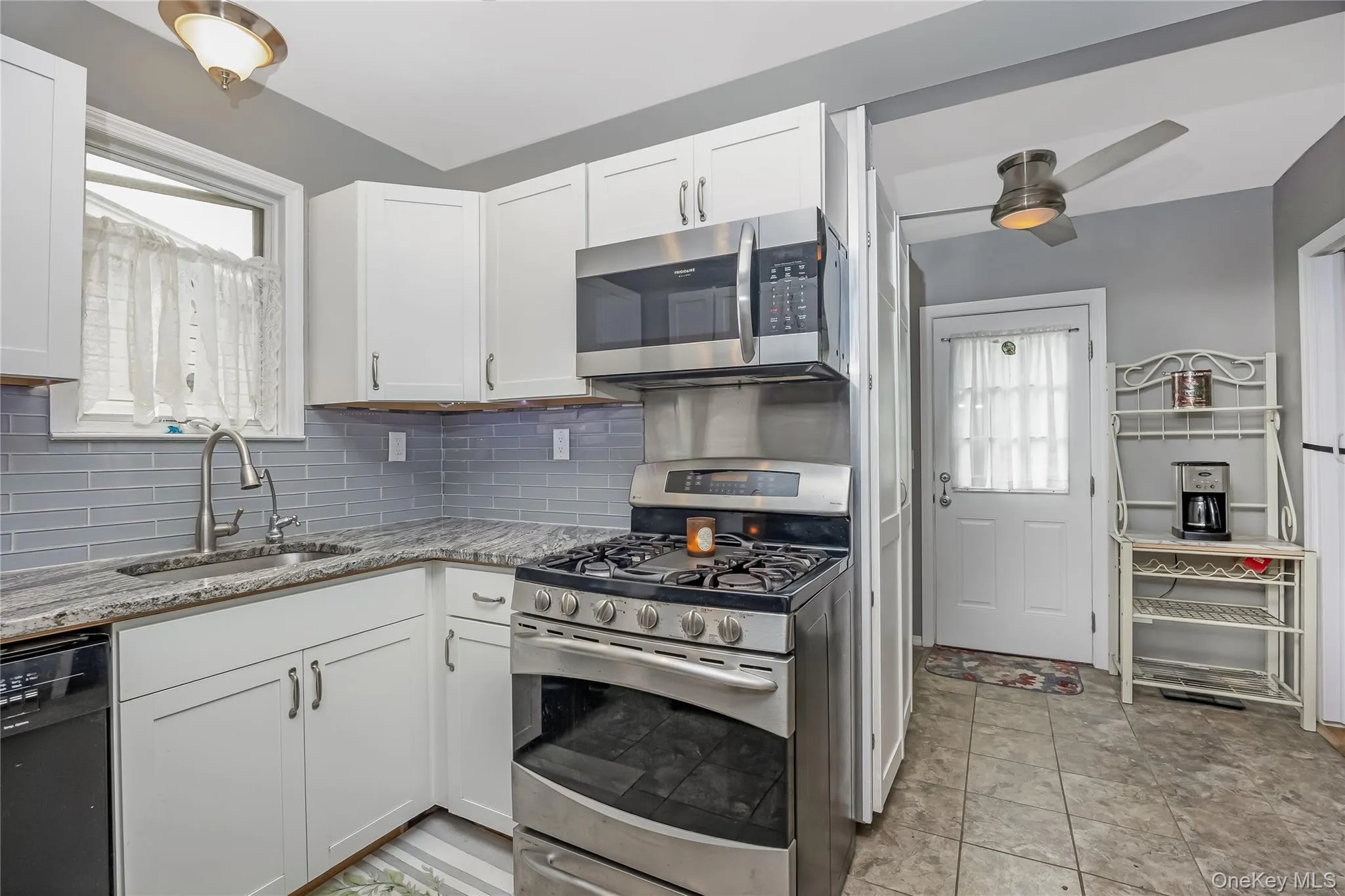 59 Vernon Avenue, Hempstead, NY, 3 Bedrooms Bedrooms, 6 Rooms Rooms,1 BathroomBathrooms,Residential,For Rent,Vernon,0,KEY1016713 59 Vernon Avenue, Hempstead, NY, 3 Bedrooms Bedrooms, 6 Rooms Rooms,1 BathroomBathrooms,Residential,For Rent,Vernon,0,KEY1016713