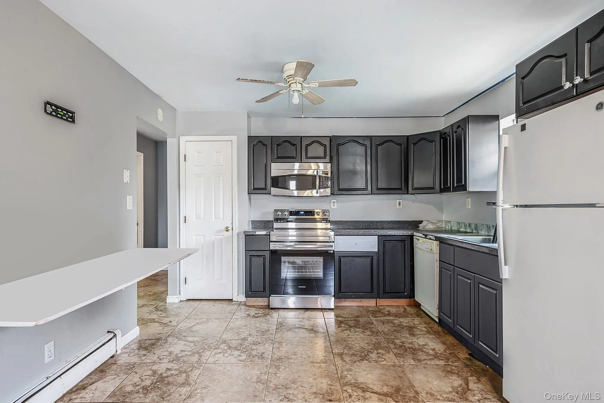 88 Eleanor Avenue, Brookhaven, NY, 3 Bedrooms Bedrooms, 5 Rooms Rooms,1 BathroomBathrooms,Residential,For Rent,Eleanor,0,1016714 88 Eleanor Avenue, Brookhaven, NY, 3 Bedrooms Bedrooms, 5 Rooms Rooms,1 BathroomBathrooms,Residential,For Rent,Eleanor,0,1016714