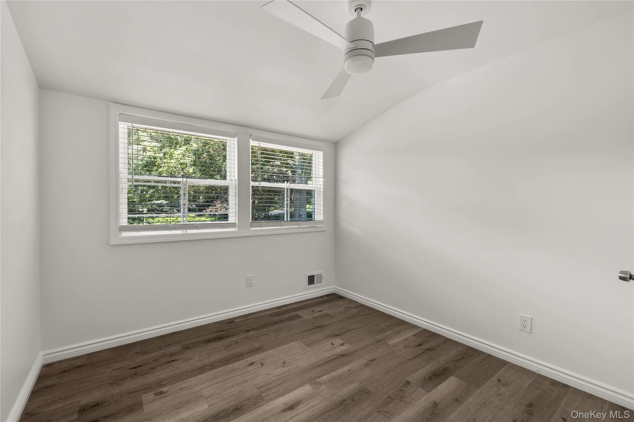 4 Bunny Lane, Brookhaven, NY, 4 Bedrooms Bedrooms, 7 Rooms Rooms,2 BathroomsBathrooms,Residential Lease,For Rent,Bunny,0,1016716 4 Bunny Lane, Brookhaven, NY, 4 Bedrooms Bedrooms, 7 Rooms Rooms,2 BathroomsBathrooms,Residential Lease,For Rent,Bunny,0,1016716