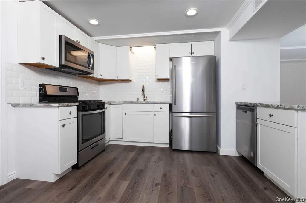 4 Bunny Lane, Brookhaven, NY, 4 Bedrooms Bedrooms, 7 Rooms Rooms,2 BathroomsBathrooms,Residential Lease,For Rent,Bunny,0,1016716 4 Bunny Lane, Brookhaven, NY, 4 Bedrooms Bedrooms, 7 Rooms Rooms,2 BathroomsBathrooms,Residential Lease,For Rent,Bunny,0,1016716